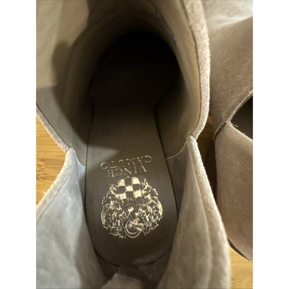 Vince Camuto Women’s 7.5 Tan Suede Leather Elastic Gore Ankle Boots - Picture 6 of 7